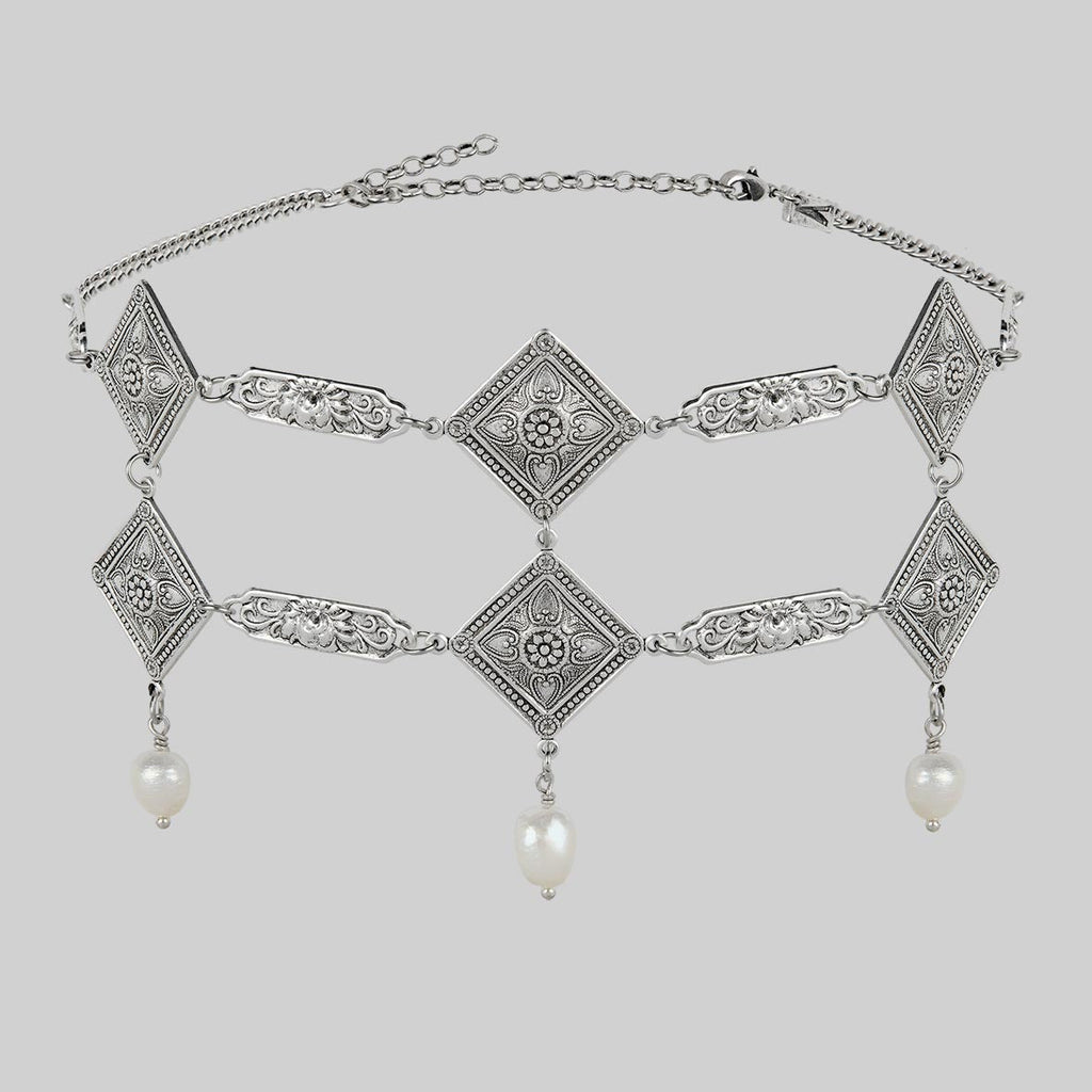 A DEEP LURE. Romantic Pearl Choker - Silver